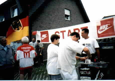 Vor dem Start02.jpg (49236 Byte)